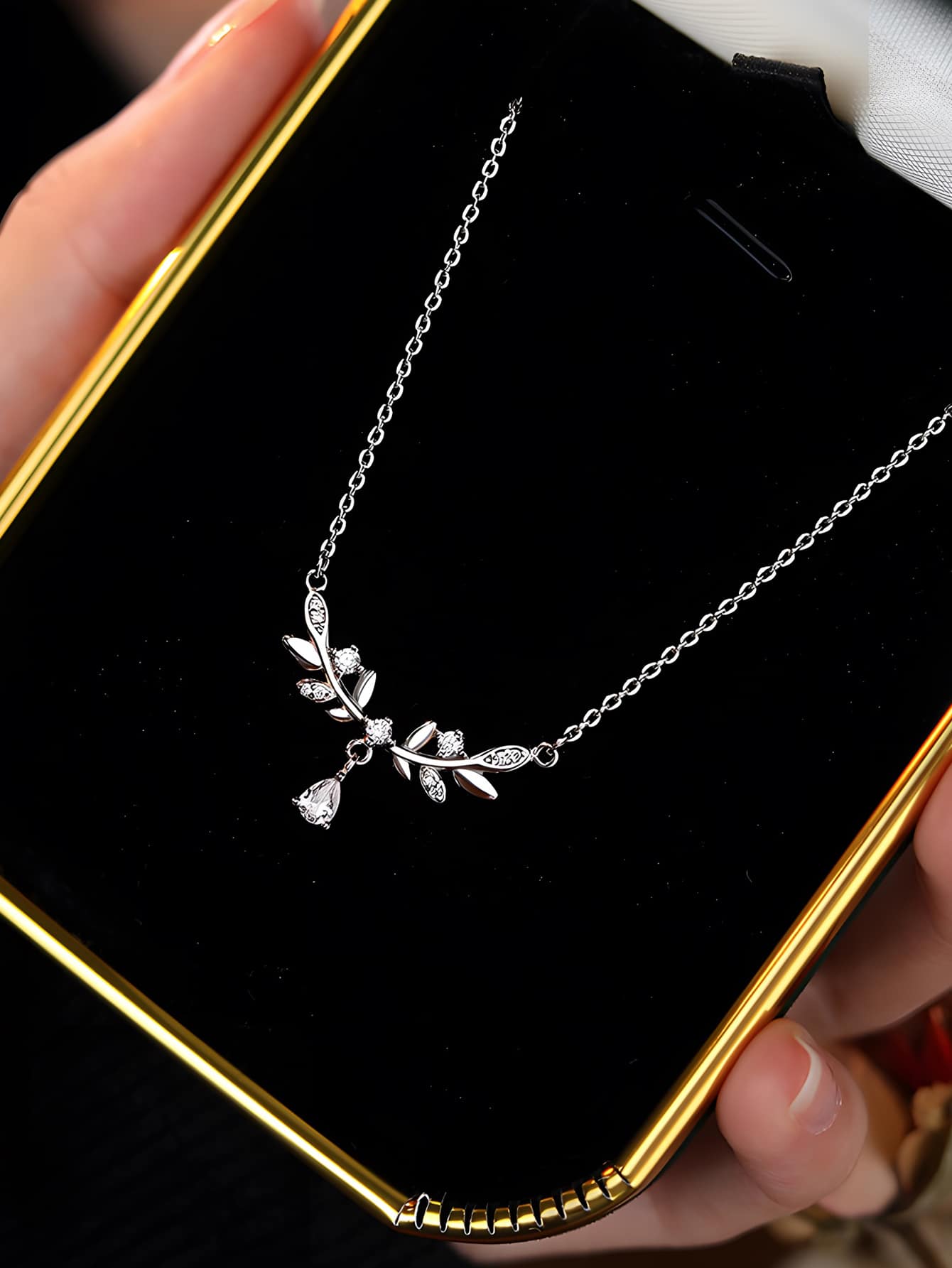 Élodie Sterling Silver Pendant Necklace