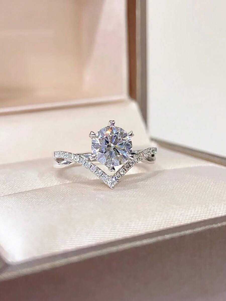 Lunaria Moissanite Ring