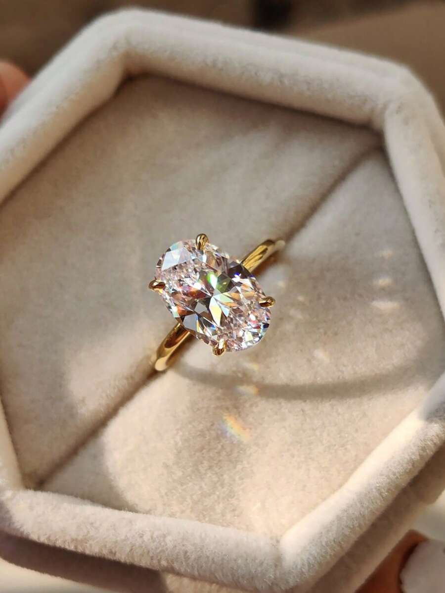 Aurelia Oval Moissanite Ring