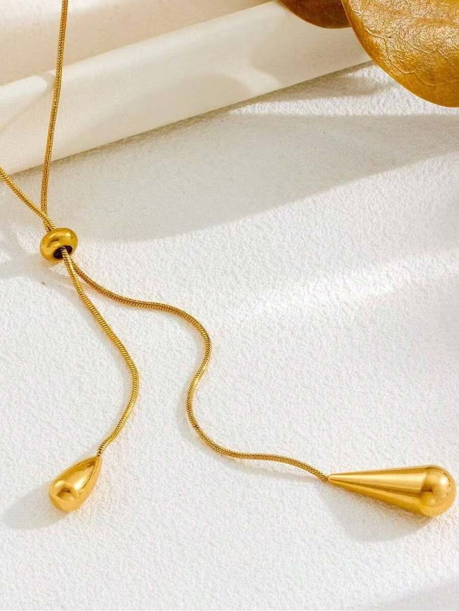 Elara Droplet Pendant Necklace