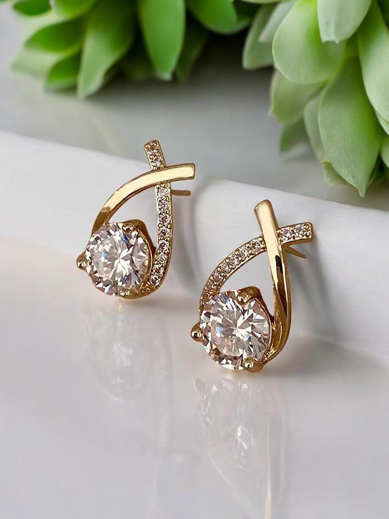 Luxury Rhinestone Criss-Cross Stud Earrings – Elegant Diamond-Inspired Statement Set (2pc)
