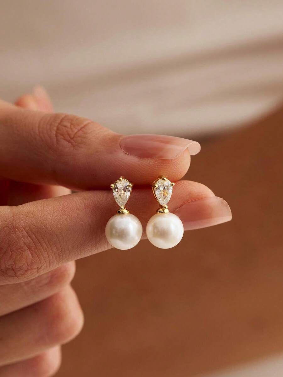 Élodie Pearl Drop Earrings