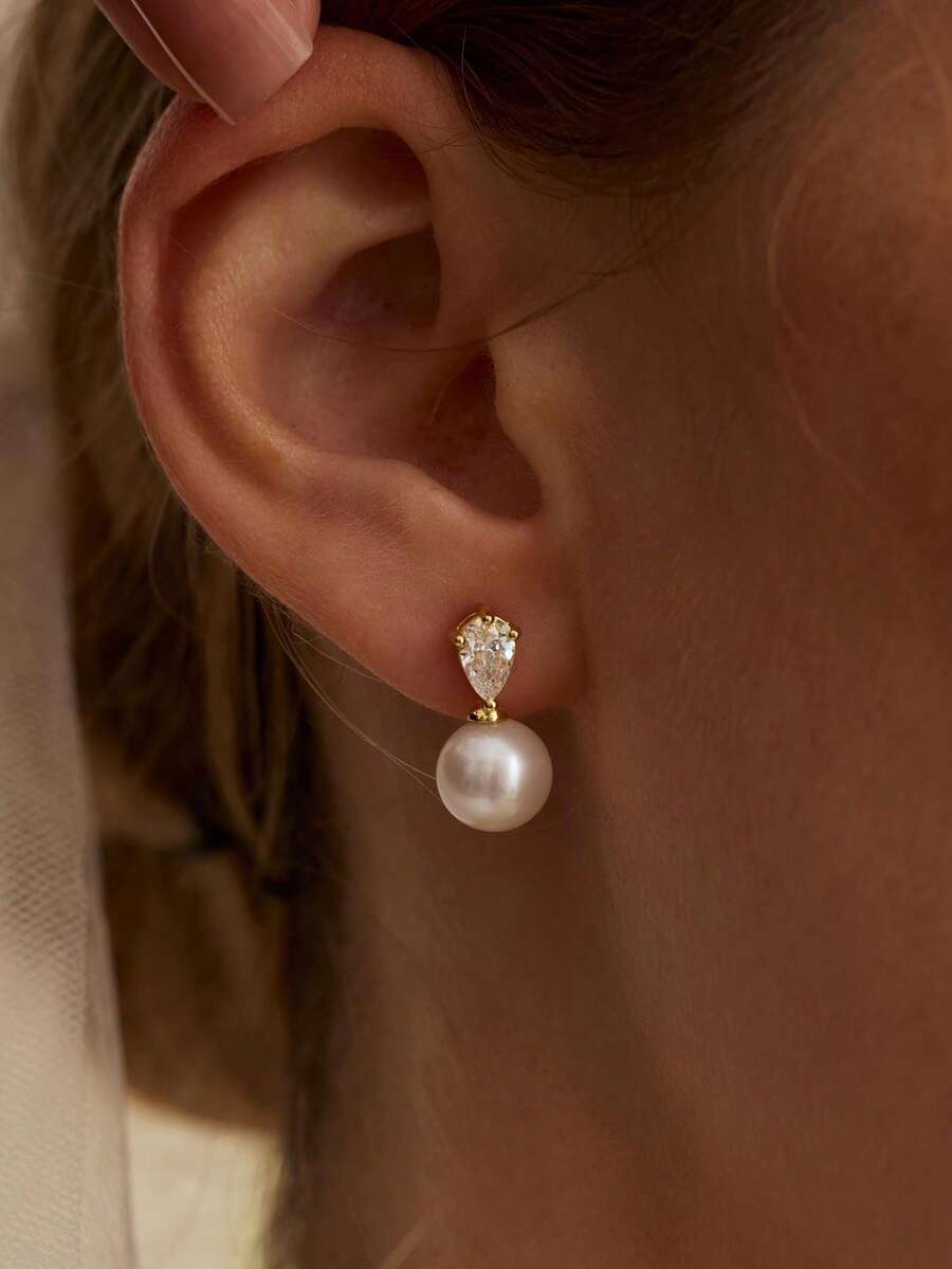 Élodie Pearl Drop Earrings