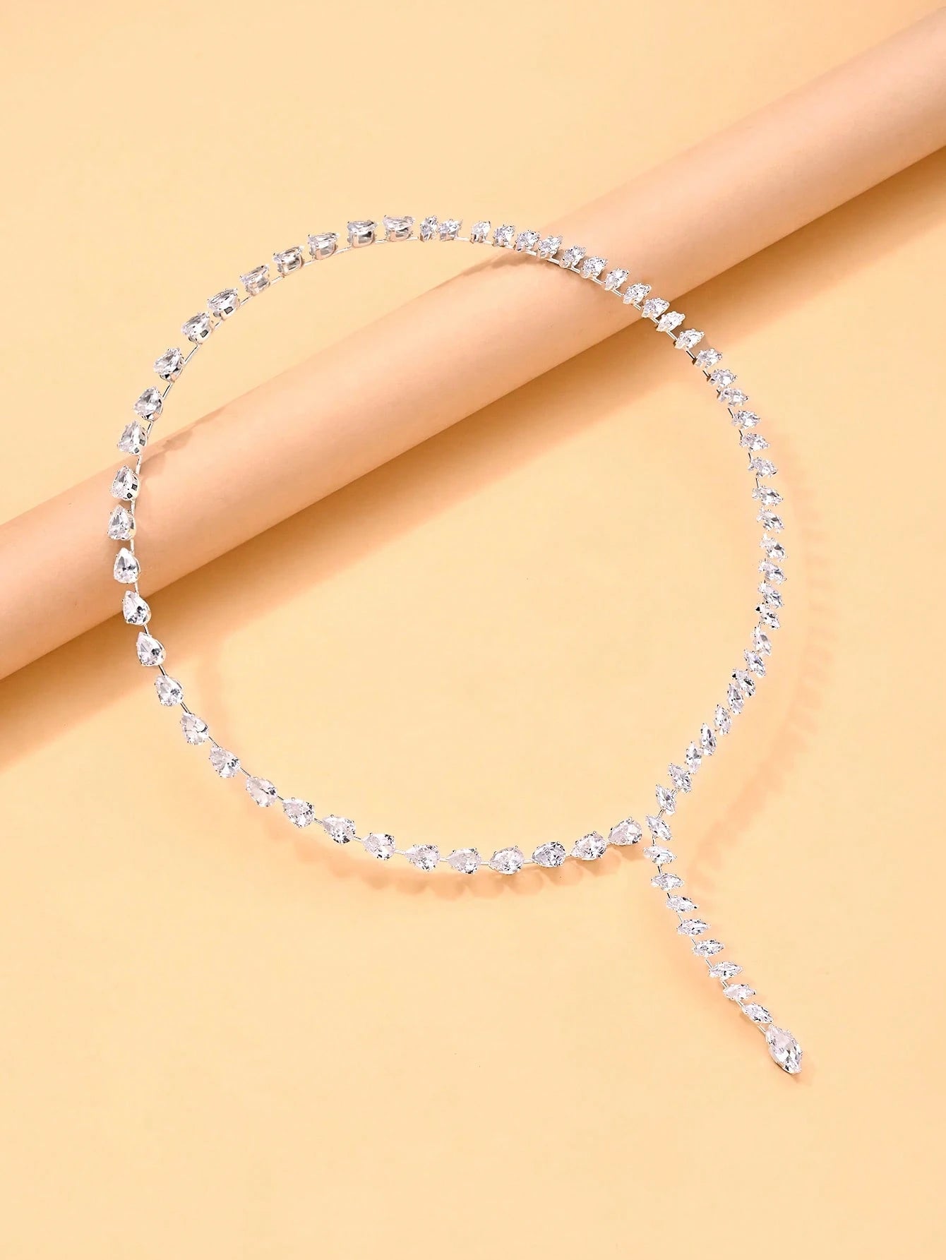 Minimalist Diamond Choker Necklace – Luxury Gold & Silver Statement Collar