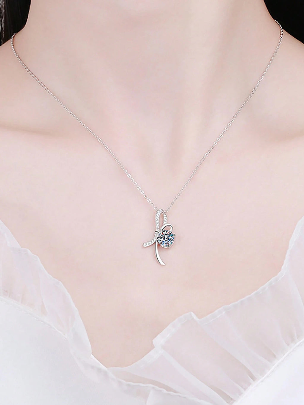 Bellezza Moissanite Bow Necklace