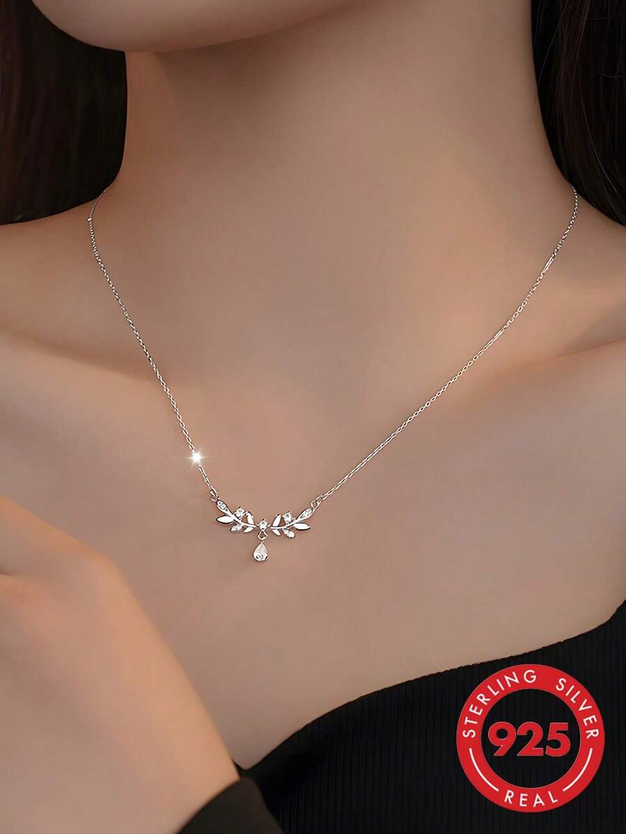 Élodie Sterling Silver Pendant Necklace