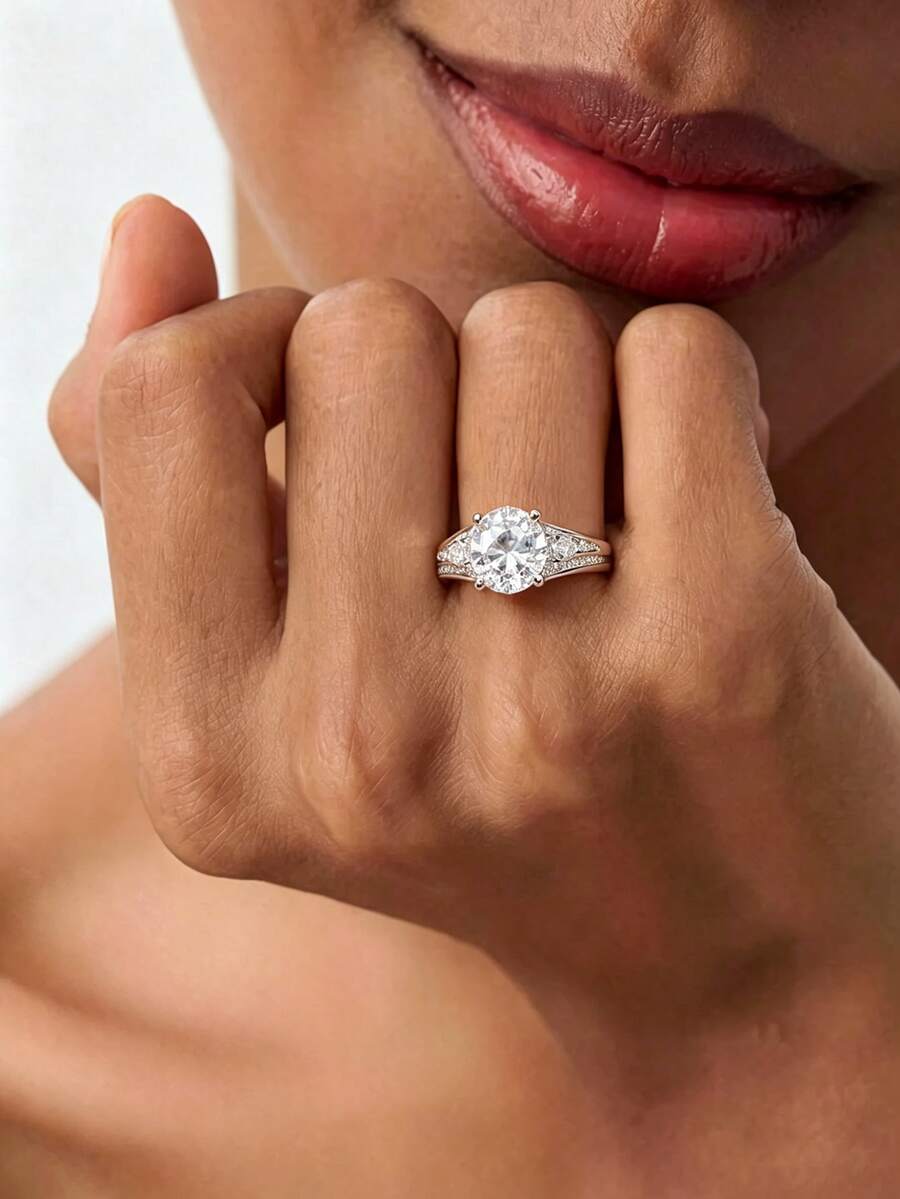 Noor Grande Moissanite Ring