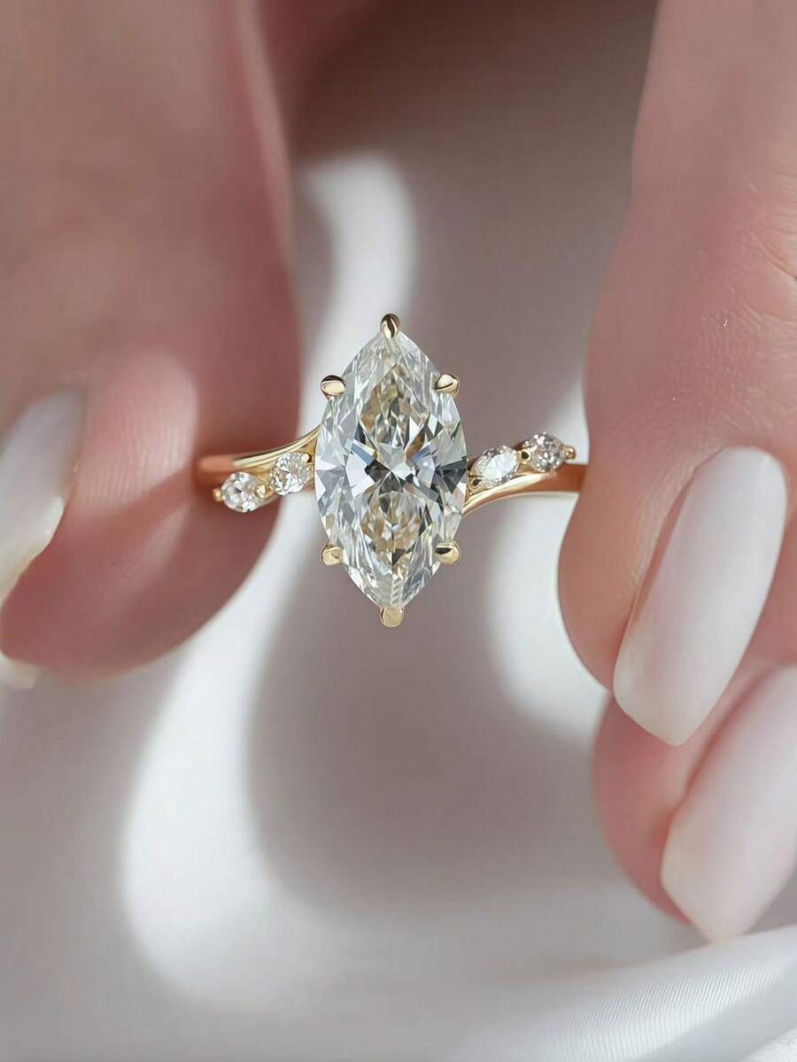 Marquise Royale Ring